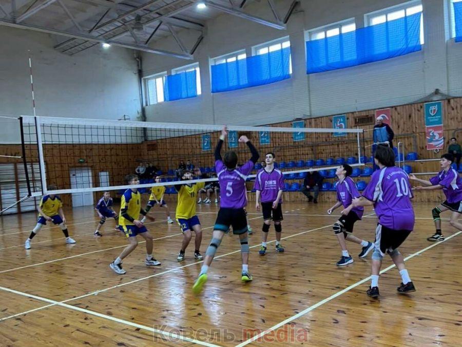 Ковельська волейбольна битва: Спортивні школи Волині та Львівщини змагалися за першість