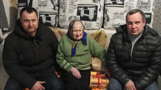 Натхнення родини: 98-річна волинянка святкує довге життя серед турботливих онуків