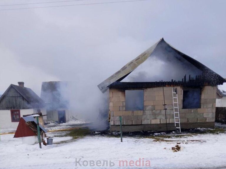 Сімейна трагедія на Ковельщині: багатодітна родина залишилася без даху над головою