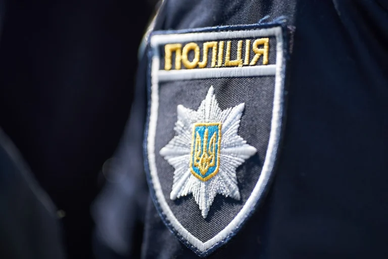 Вбивчі постріли у Вінниці: поліція полює на небезпечного стрільця, що відкрив вогонь по групі оповіщення