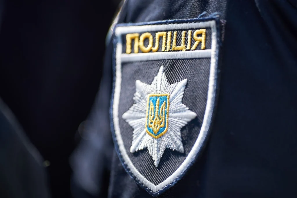 Відчайдушний порятунок: поліцейські врятували киянина від самогубства після сутички з коханою