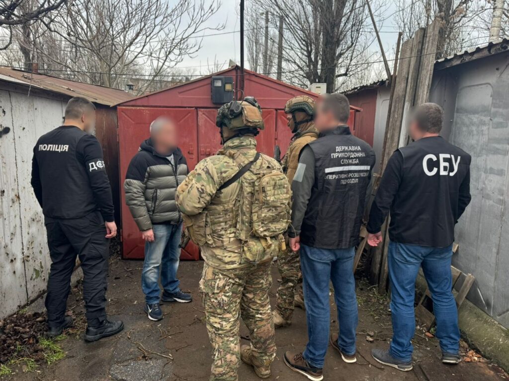 Волинські наркодилери спіймані: поліція викрила злочинну групу з незаконного розповсюдження наркотиків (ФОТО)