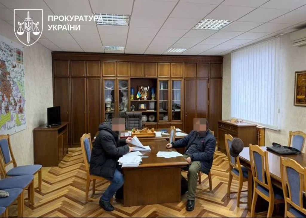 Службовці на Житомирщині підозрюються в підробці документів для незаконної вирубки 178 сосен