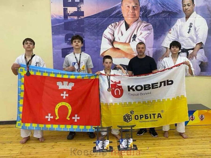 Тріумф ковельських каратистів: звитяга на змаганнях у Звягелі