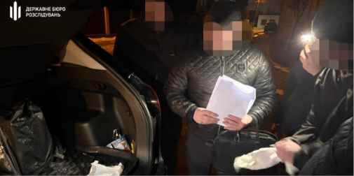 "Волинський скандал: посадовець Держпродспоживслужби спійманий на хабарі в 2000 доларів".