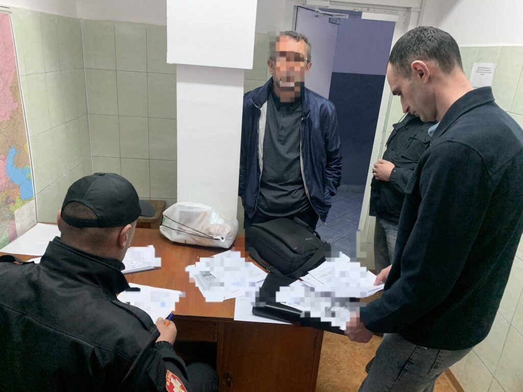 Викрито нелегала з підробними документами на Волині: поліція розкрила схему незаконного перебування