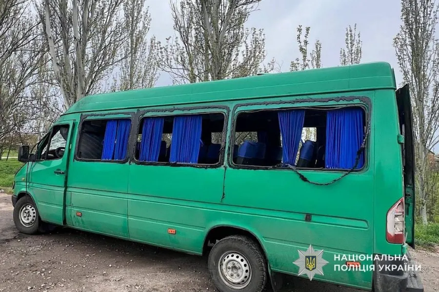Окупанти атакували цивільний автобус, є постраждалі. Дніпропетровщина під ударом.