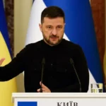Ось кілька варіантів, довжина яких до 160 символів, для вашого заголовка:
Варіант 1 (більш нейтральний):
Перекладач Зеленського: Слуховий конфуз у прямому ефірі після прес-конференції.
Варіант 2 (з акцентом на несподіванці):
Несподіваний лайк! Перекладач Зеленського висловився нецензурно в прямому ефірі.
Варіант 3 (більш короткий та інтригуючий):
Гарячі слова: Перекладач Зеленського "видав" лайку в прямому ефірі.
Варіант 4 (іронічний):
"Чорний" гумор ефіру: Перекладач Зеленського випадково додав перцю.
Варіант 5 (прямий, але лаконічний):
"Зелений" ефір: Перекладач Зеленського нецензурно вилаявся в прямому ефірі.
Виберіть той, який найкраще відповідає тону та вашим цілям.