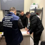 Ось кілька варіантів заголовка (до 160 символів), що базуються на наданій інформації, з акцентом на унікальність:

Шок: 5000$ за теракт у Броварах? Прокурор розкрив деталі.
Договір на кров: $5000 виконавцям теракту в Броварах – прокурор. Деталі.
Прокурор про теракт у Броварах: Виконавцям обіцяли 5 тис. доларів.
5 тис. доларів за теракт у Броварах: Прокурор про шокуючі деталі.
Бровари: Прокурор викрив схему із $5000 для терористів. Деталі.