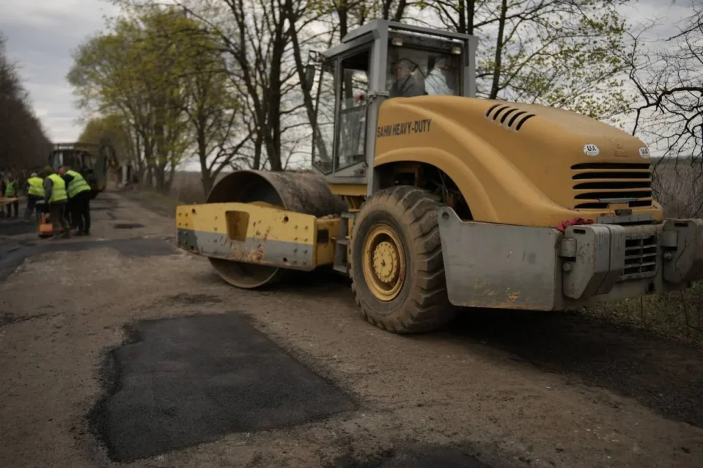 Україна: Рекордна Реставрація Доріг – 5.7 Млн Кв.м Відновлено!