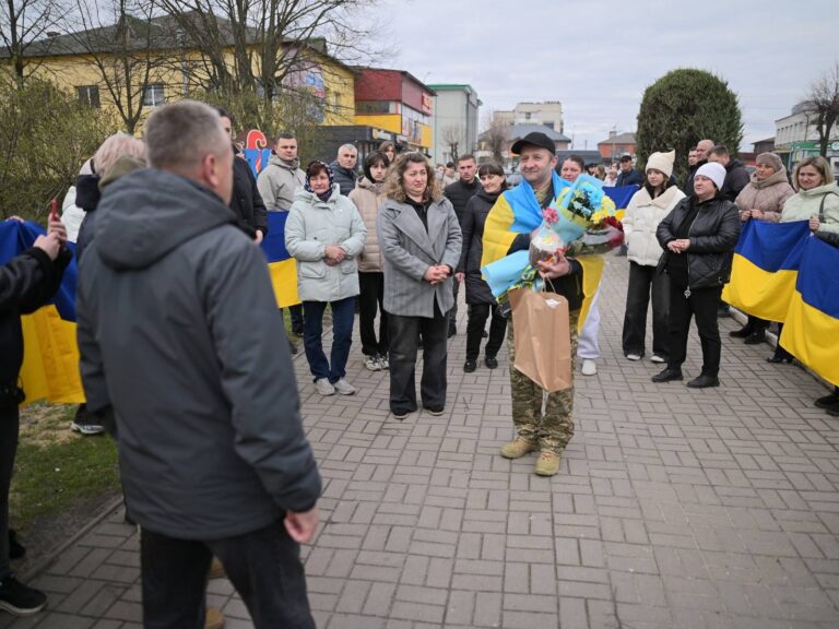 Звільнений Герой: Волинь знову вітає свого захисника (ФОТО)
