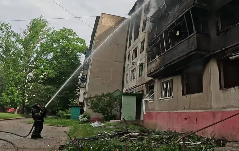 Дружківка під вогнем: російський удар забрав життя, міста палають.