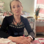Майстриня з Волині: у 4 роки вже вишивала, зберігаючи унікальну техніку занизування