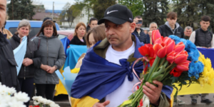 На Волині: урочиста зустріч Героя Андрія Жолоба, звільненого з ворожого полону.