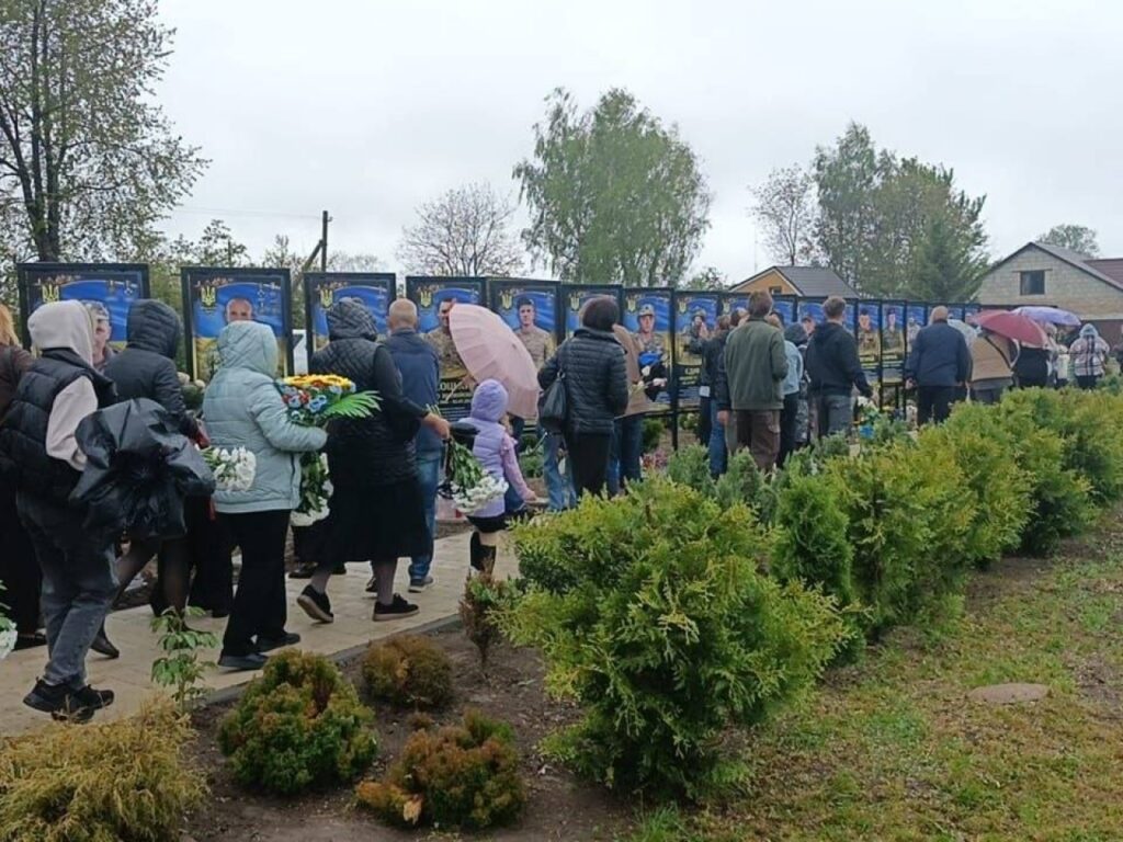 На Волині з’явилася Алея пам’яті Захисників України: Герої, назавжди в серці громади