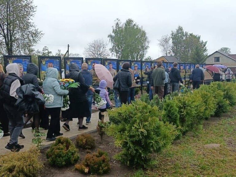 На Волині з’явилася Алея пам’яті Захисників України: Герої, назавжди в серці громади