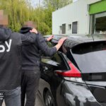 У Луцьку: Митник-перевізник допомагав ухилянтам втекти за кордон.
