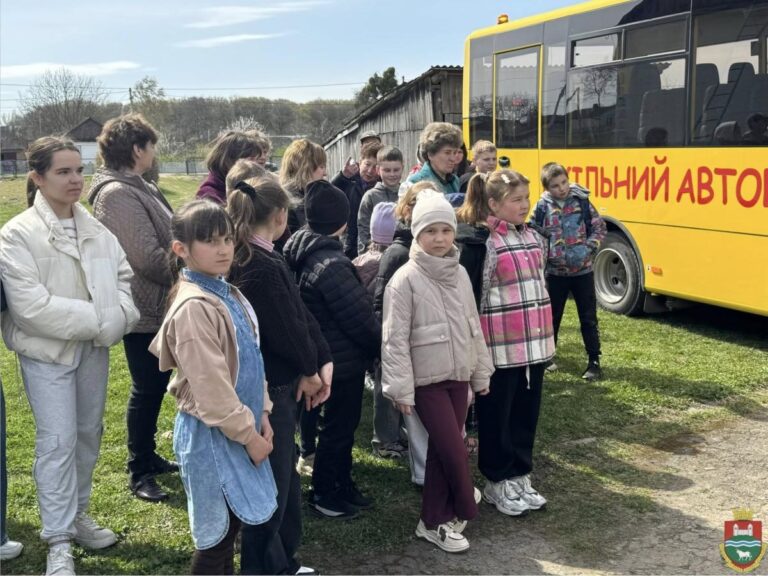 Волинська громада отримала подарунок: новий шкільний автобус! (ФОТО)