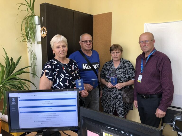 Чотири роки окупації: на Волині оформили документи для переселенців.