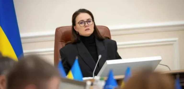 Кабмін затвердив Бюджетну декларацію: зарплати до 44 тисяч!