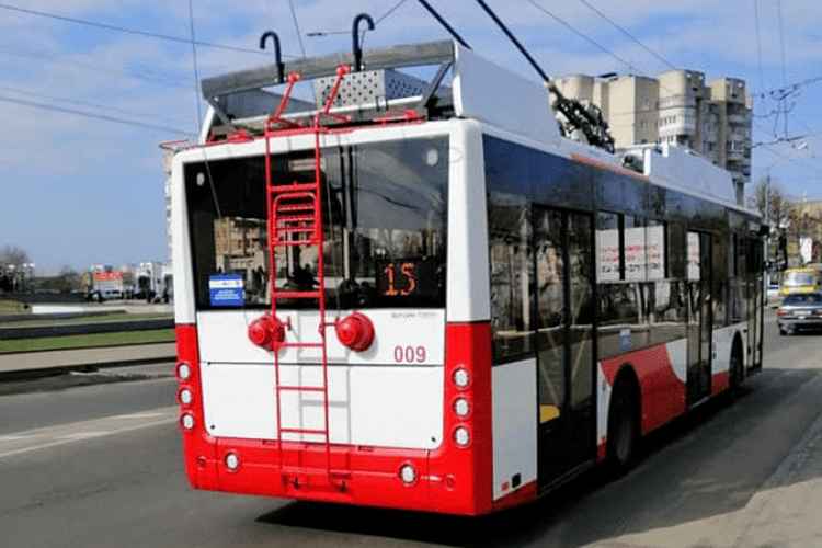 Тролейбус 15