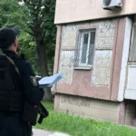 Жорстока розправа: киянин викинув собаку з шостого поверху, слідство ведеться за статтею про вбивство