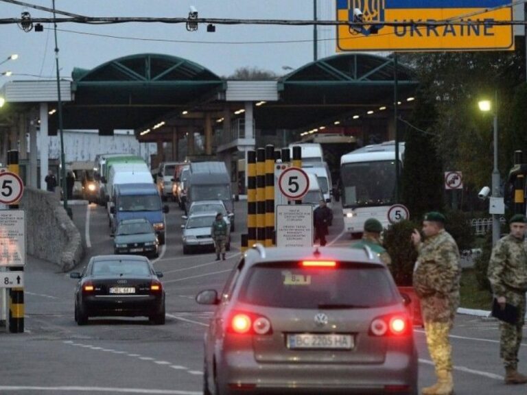 Десятьох ухилянтів через «Шлях» переправив до ЄС: на Волині оголосили підозру.