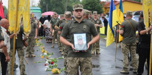 На Волині попрощалися з Героєм Павлом Шамрилом: вічна пам'ять Захиснику України.