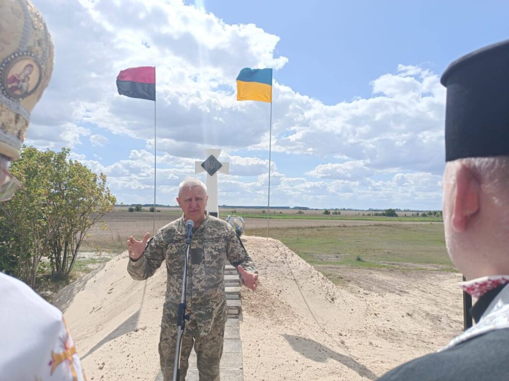 На Волині вшанували полеглих героїв: відкрили пам'ятний хрест трьом воякам УПА