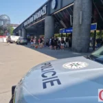 У Празі трирічна дитина випала з візка між вагоном і платформою.