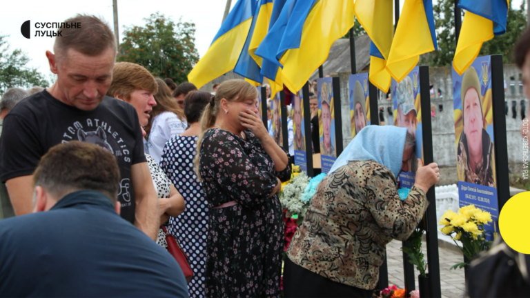 Волинська громада вшанувала 20 героїв: меморіал пам'яті полеглих воїнів відкрито.