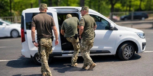 Батька п'ятьох дітей забрали до ТЦК, залишивши маля саме в авто на Волині