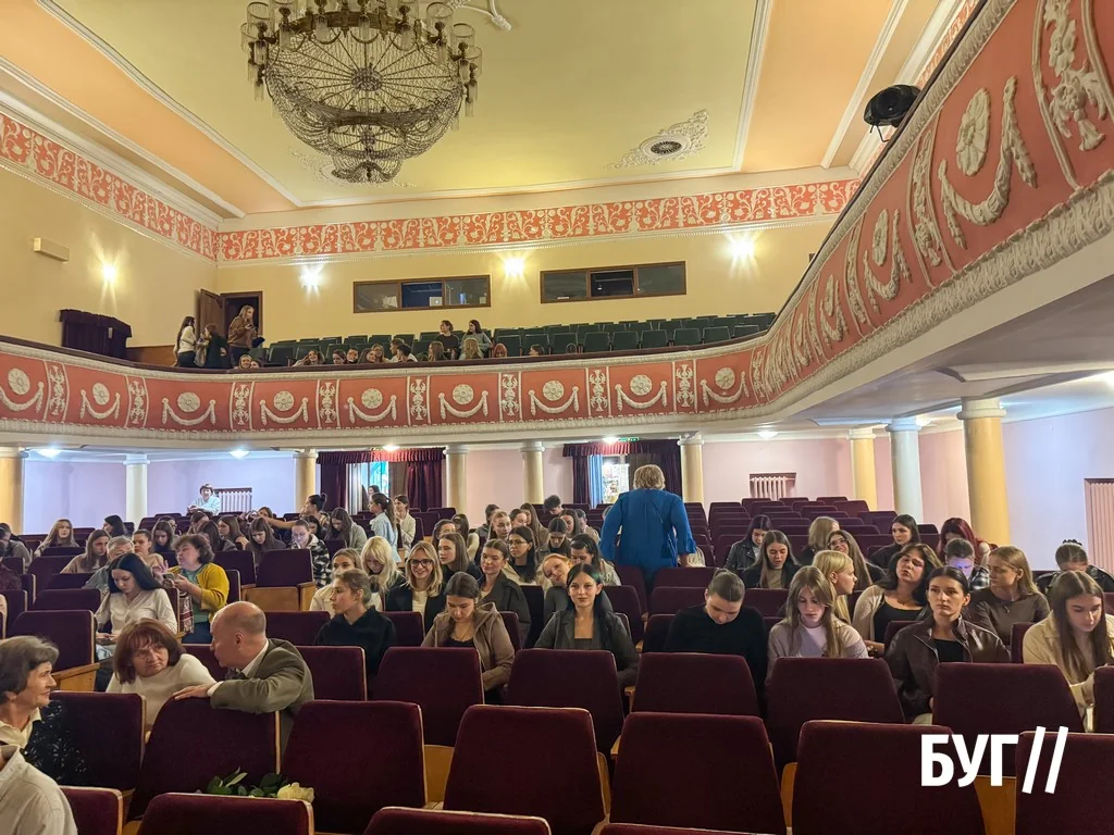 У Луцьку показали моновиставу «Лесині листи» за мотивами дитячих листів та поезії Лесі Українки 6