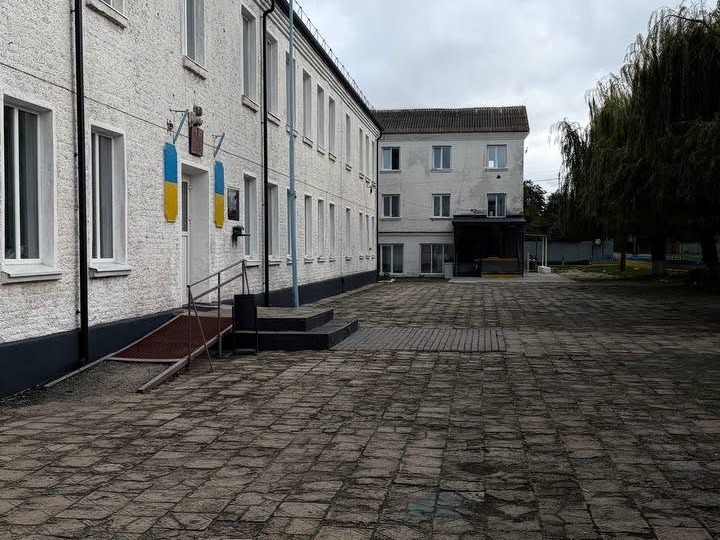 Пліснява, відсутність ремонту та меблів: ВПО на Волині скаржаться на жахливі умови проживання