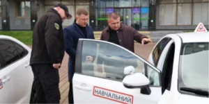 На Волині ветеран війни отримав грант на розвиток бізнесу та придбав два автомобілі для навчання водіїв