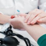 Як уникнути інсульту: експерти ВООЗ про фактори ризику, на які можна вплинути, та незмінне генетичне схилення