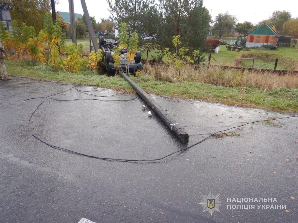 На Волині 50-річний водій загинув, в'їхавши в електроопору