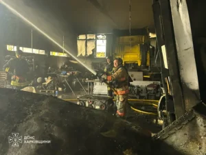 П'ятеро поранених після удару дрона по цивільному підприємству в Дергачах на Харківщині