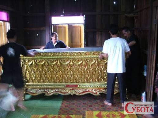 У Гватемалі 15-річна дівчина ожила в труні під час власного похорону